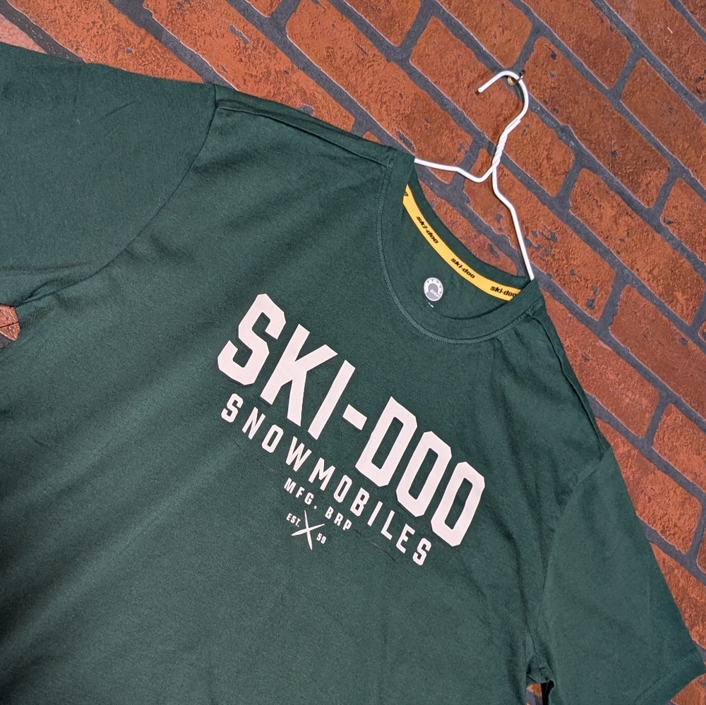 Ski-Doo Snowmobiles Vintage‎ T-Shirt Mens L Green Short Sleeve BRP Graphic Tee